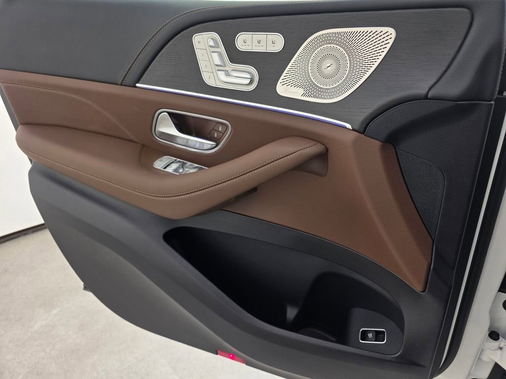 New 2026 Mercedes-Benz GLE 53 AMG 4MATIC Coupe image 16
