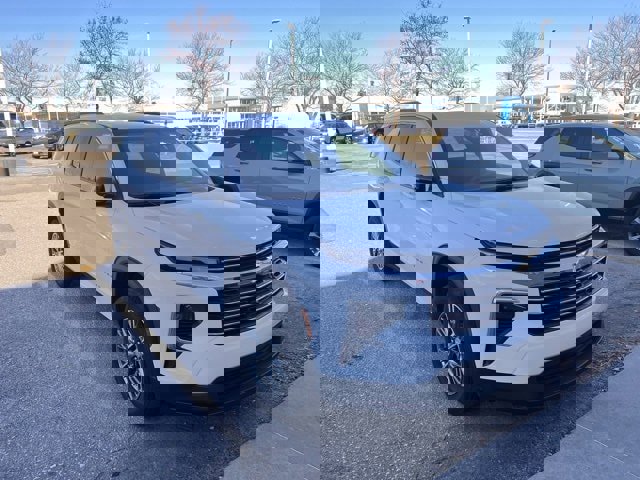 Certified 2025 Chevrolet Traverse LT