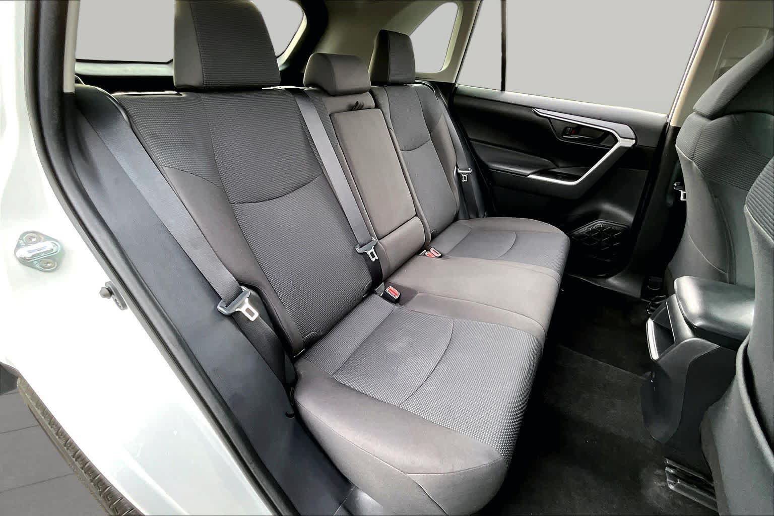 Used 2020 Toyota RAV4 LE w/ All Weather Liner Package FWD image 21