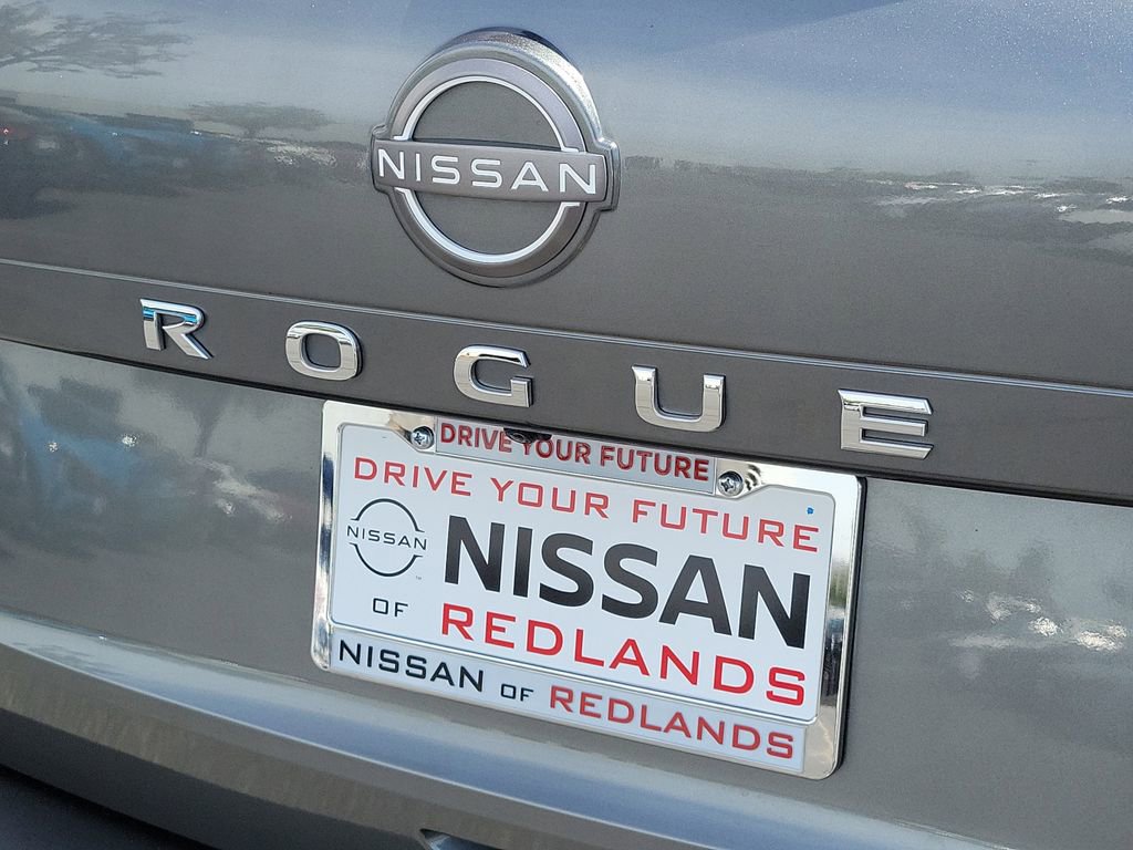 Used 2023 Nissan Rogue S image 23
