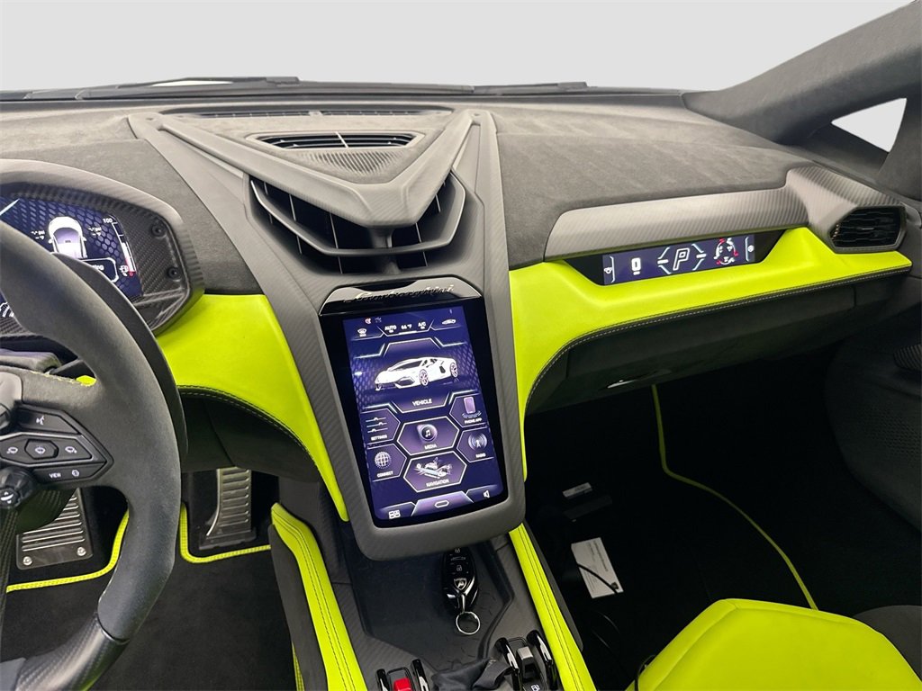 Used 2024 Lamborghini Revuelto image 23