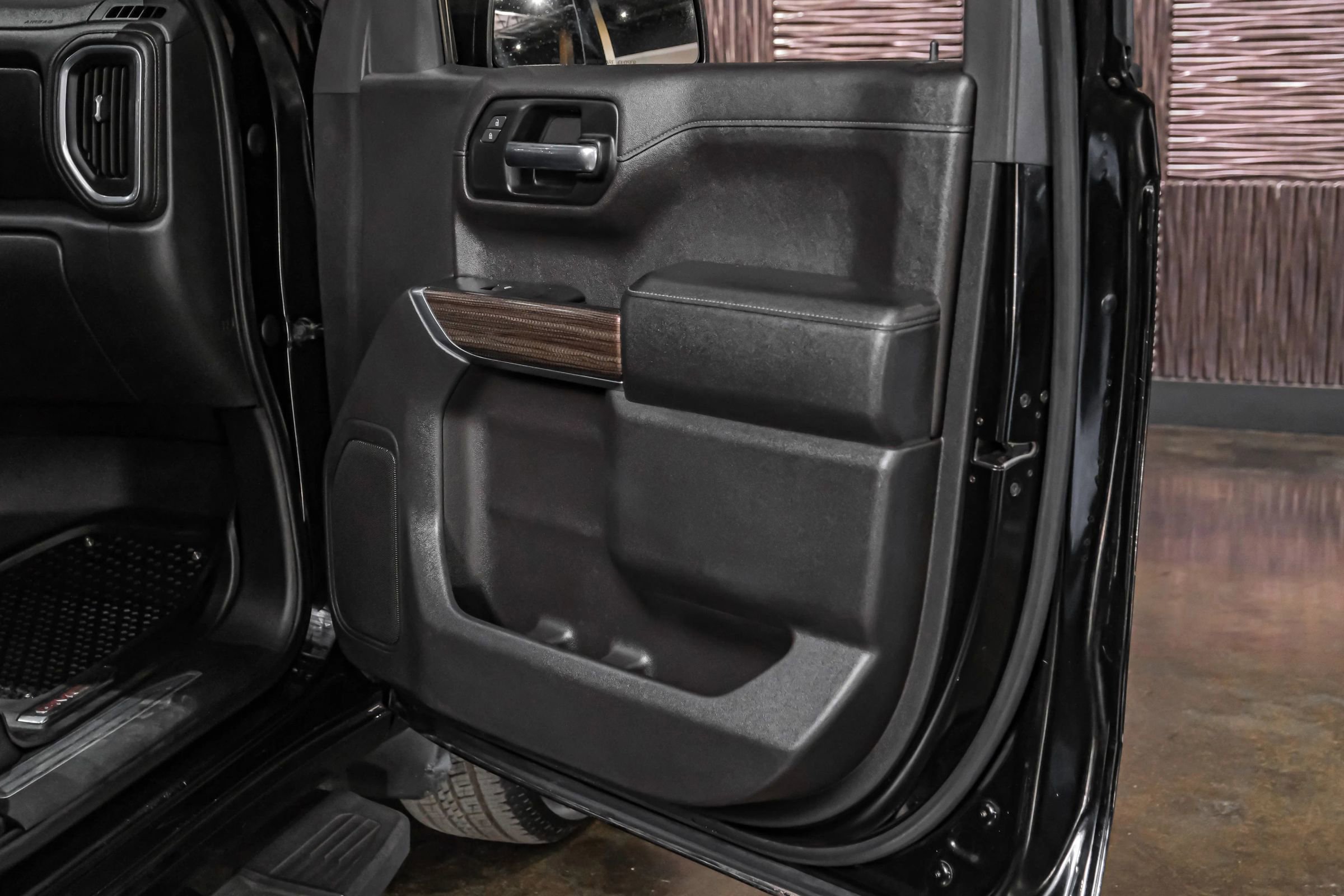 Used 2019 Chevrolet Silverado 1500 LT w/ All-Star Edition image 41