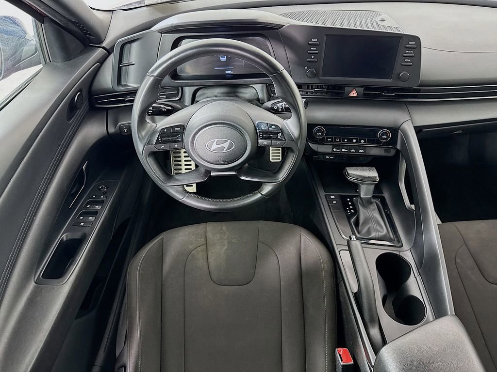 Certified 2025 Hyundai Elantra Sport FWD image 22