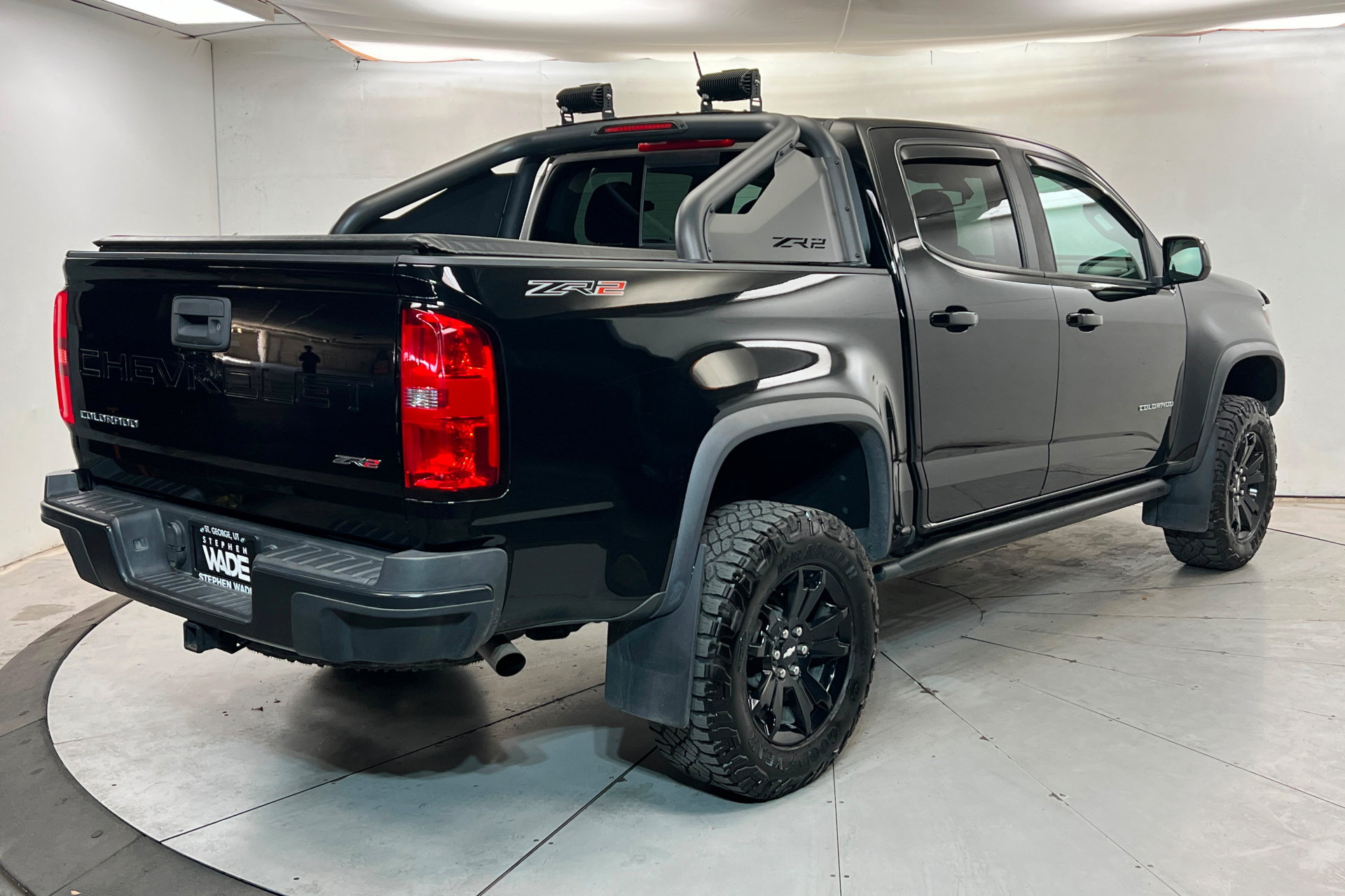 Used 2021 Chevrolet Colorado ZR2 w/ ZR2 Midnight Special Edition AWD/4WD image 5