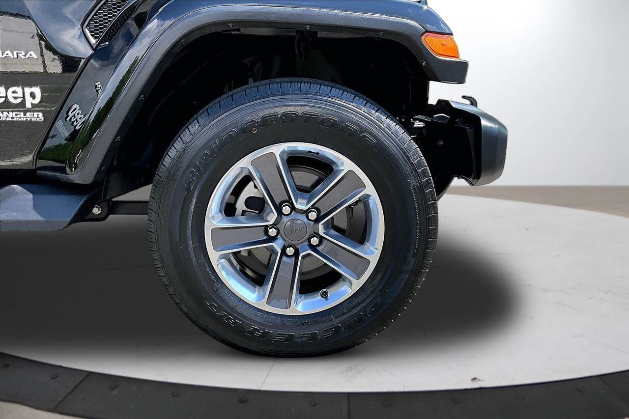 Used 2022 Jeep Wrangler Unlimited Sahara w/ Cold Weather Group AWD/4WD image 33