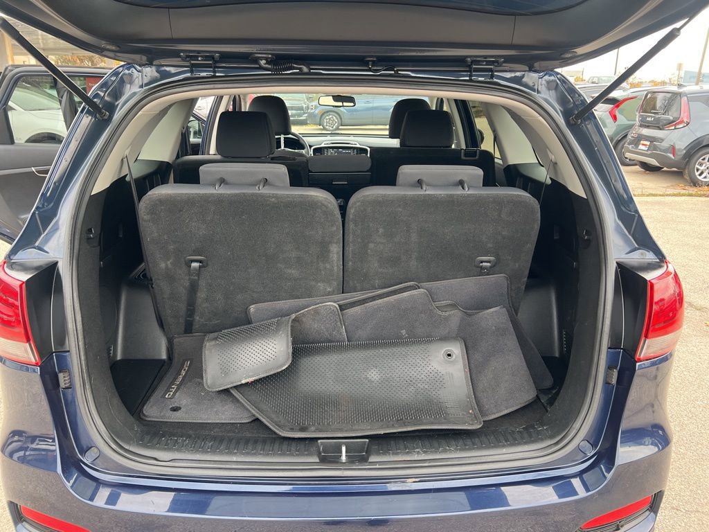Certified 2019 Kia Sorento LX w/ LX Convenience Package image 11