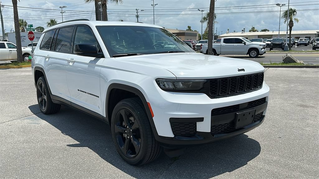 Used 2023 Jeep Grand Cherokee L Laredo AWD/4WD image 8
