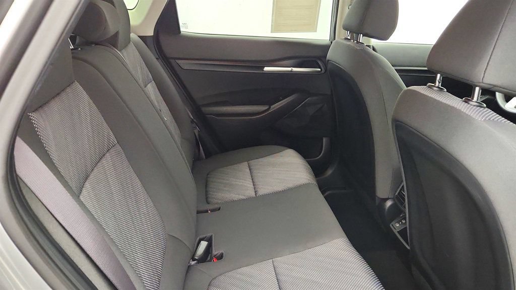 Used 2025 Kia Seltos LX AWD/4WD image 22