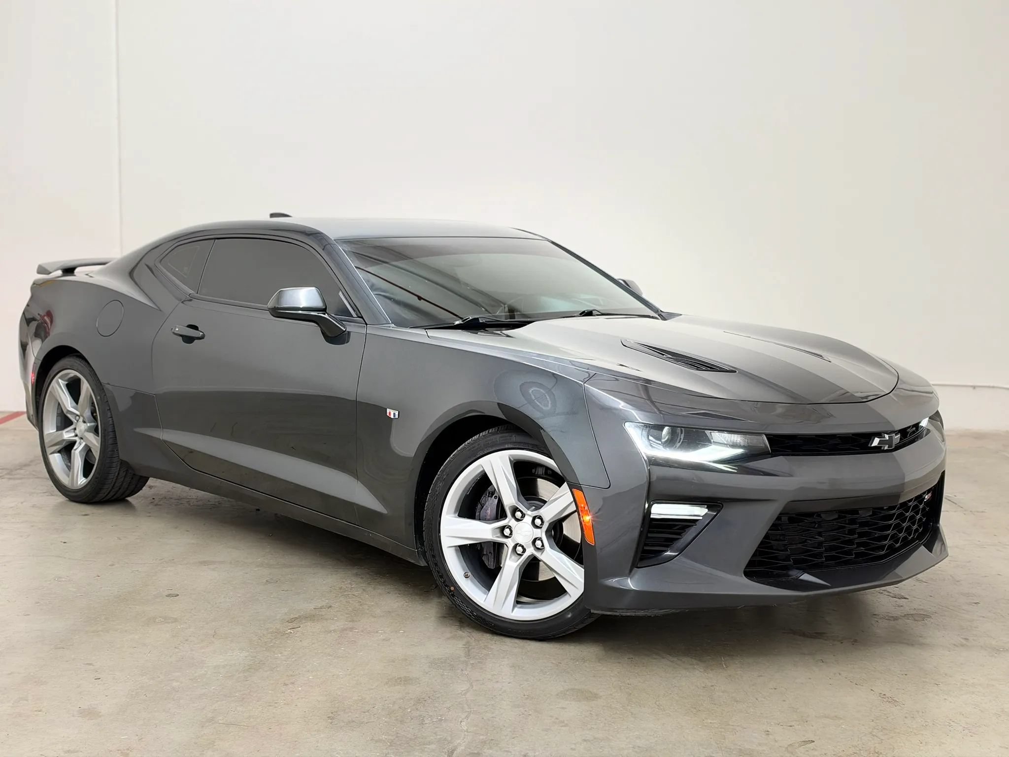 Used 2016 Chevrolet Camaro SS RWD image 1
