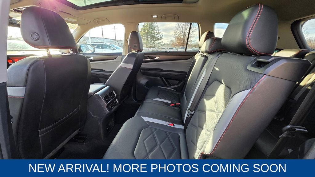 Used 2024 Volkswagen Atlas Peak Edition SE image 13