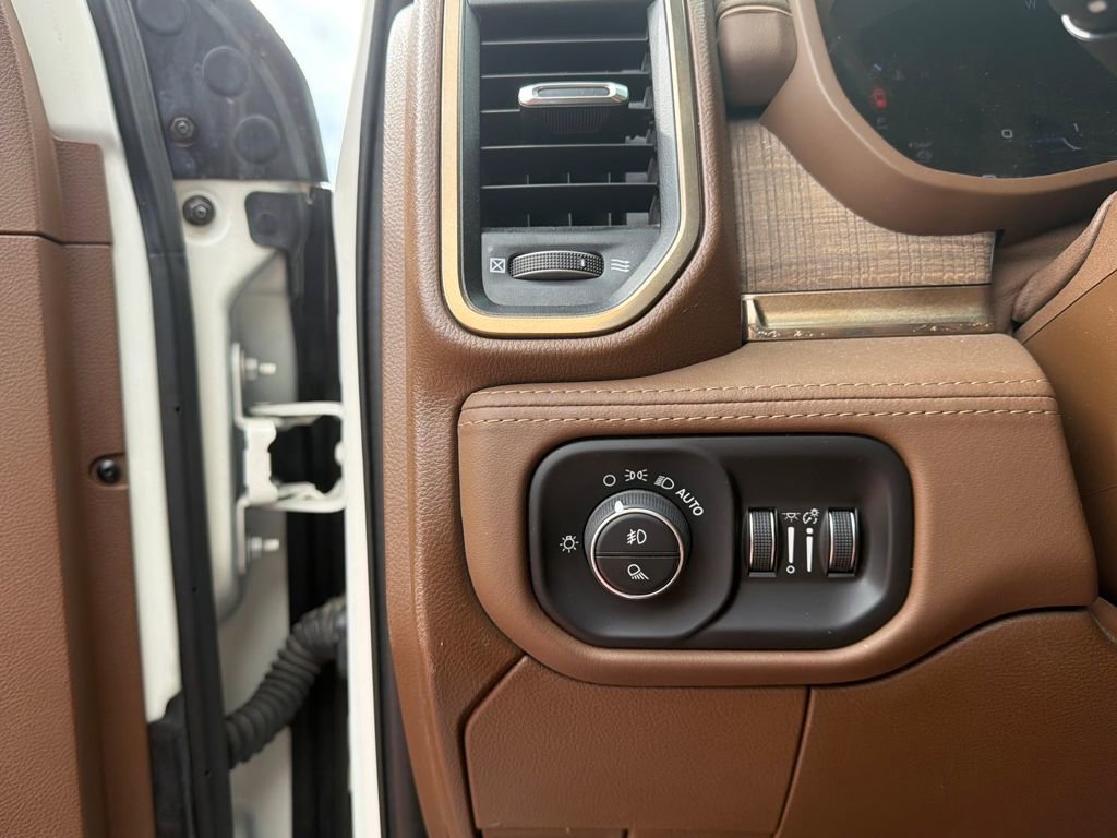 Used 2024 RAM 3500 Limited image 13