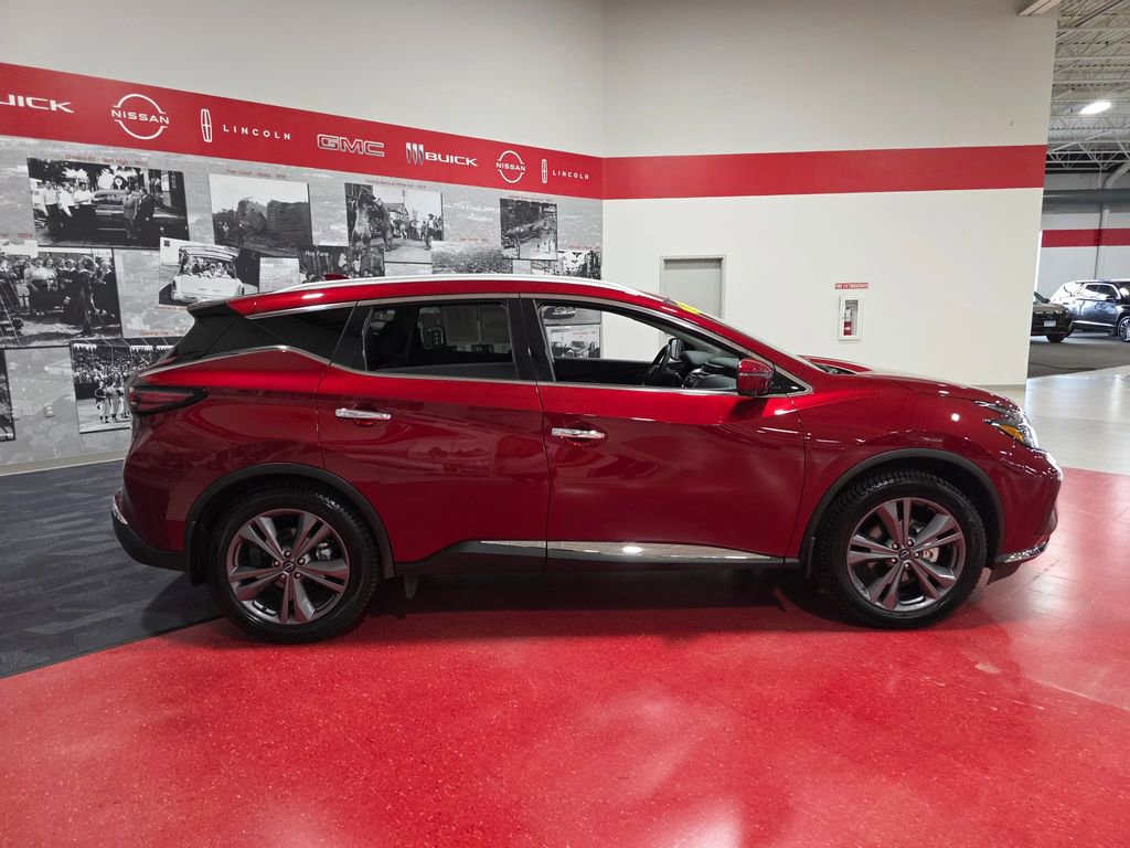 Used 2024 Nissan Murano Platinum w/ Cargo Package image 2