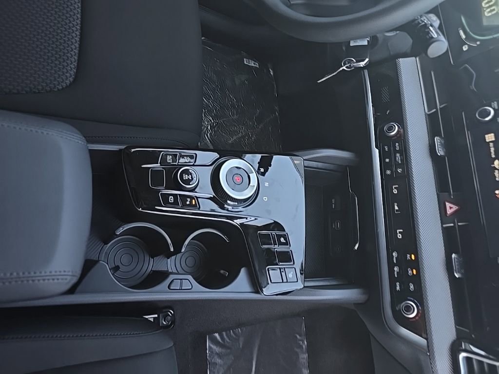 New 2025 Kia Sportage LX image 9