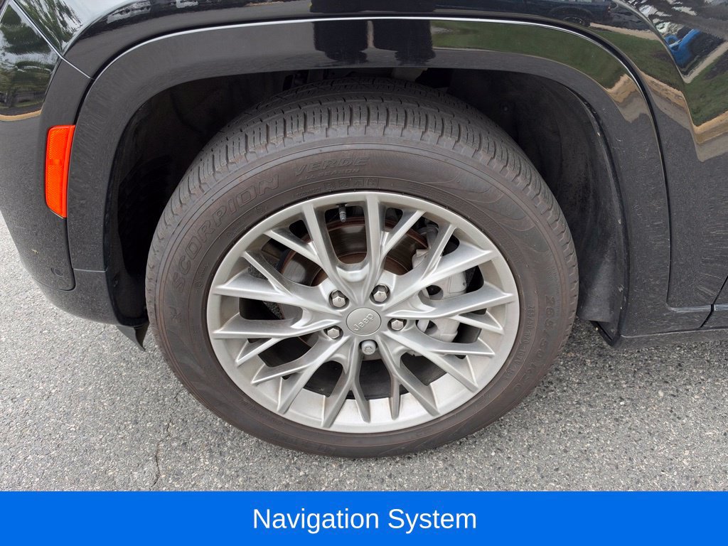 Used 2025 Jeep Grand Cherokee Summit AWD/4WD image 13