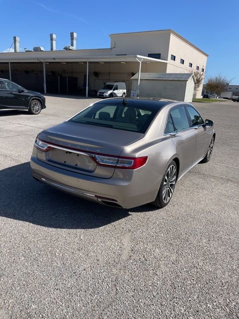 Used 2019 Lincoln Continental Select image 4