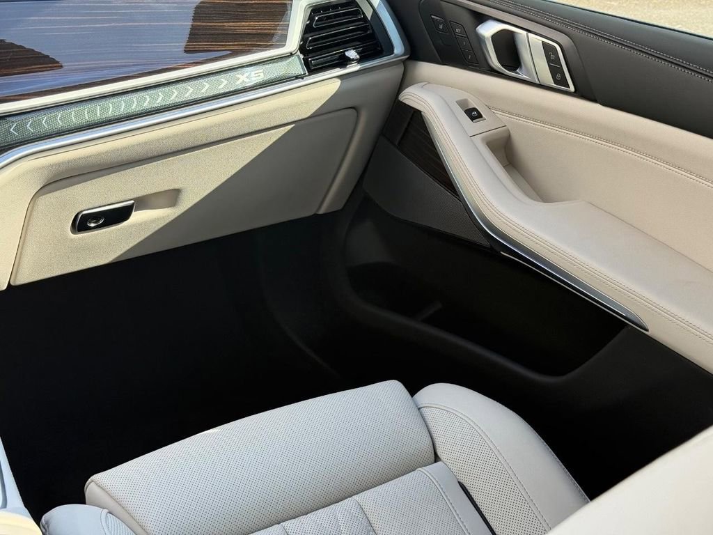 Certified 2025 BMW X5 xDrive50e w/ Executive Package image 15