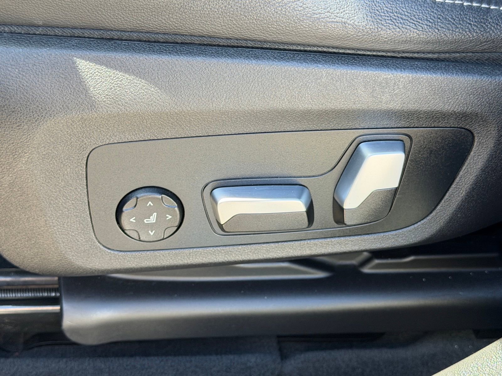 Certified 2022 BMW X3 M40i w/ Premium Package image 23