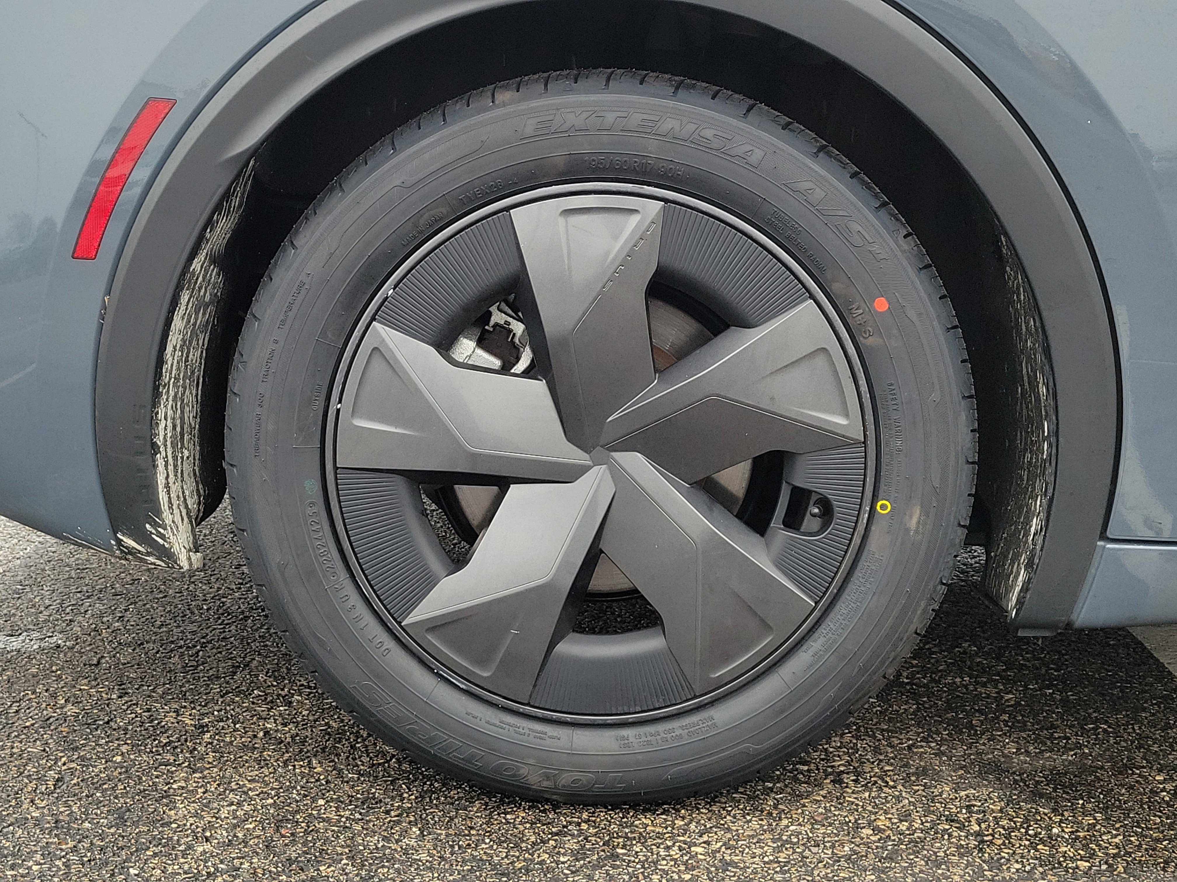 Used 2024 Toyota Prius LE image 5