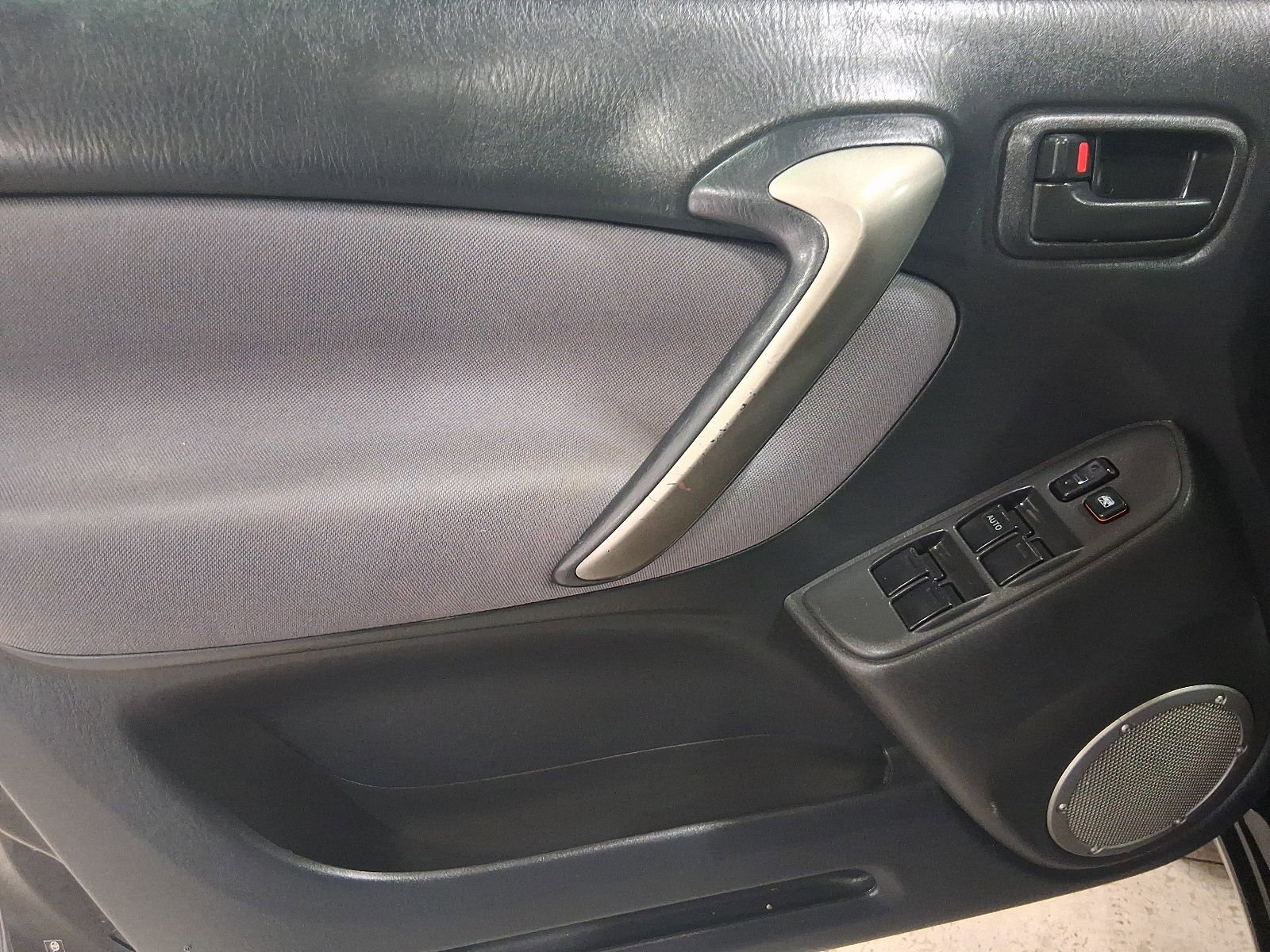 Used 2005 Toyota RAV4 2WD image 19