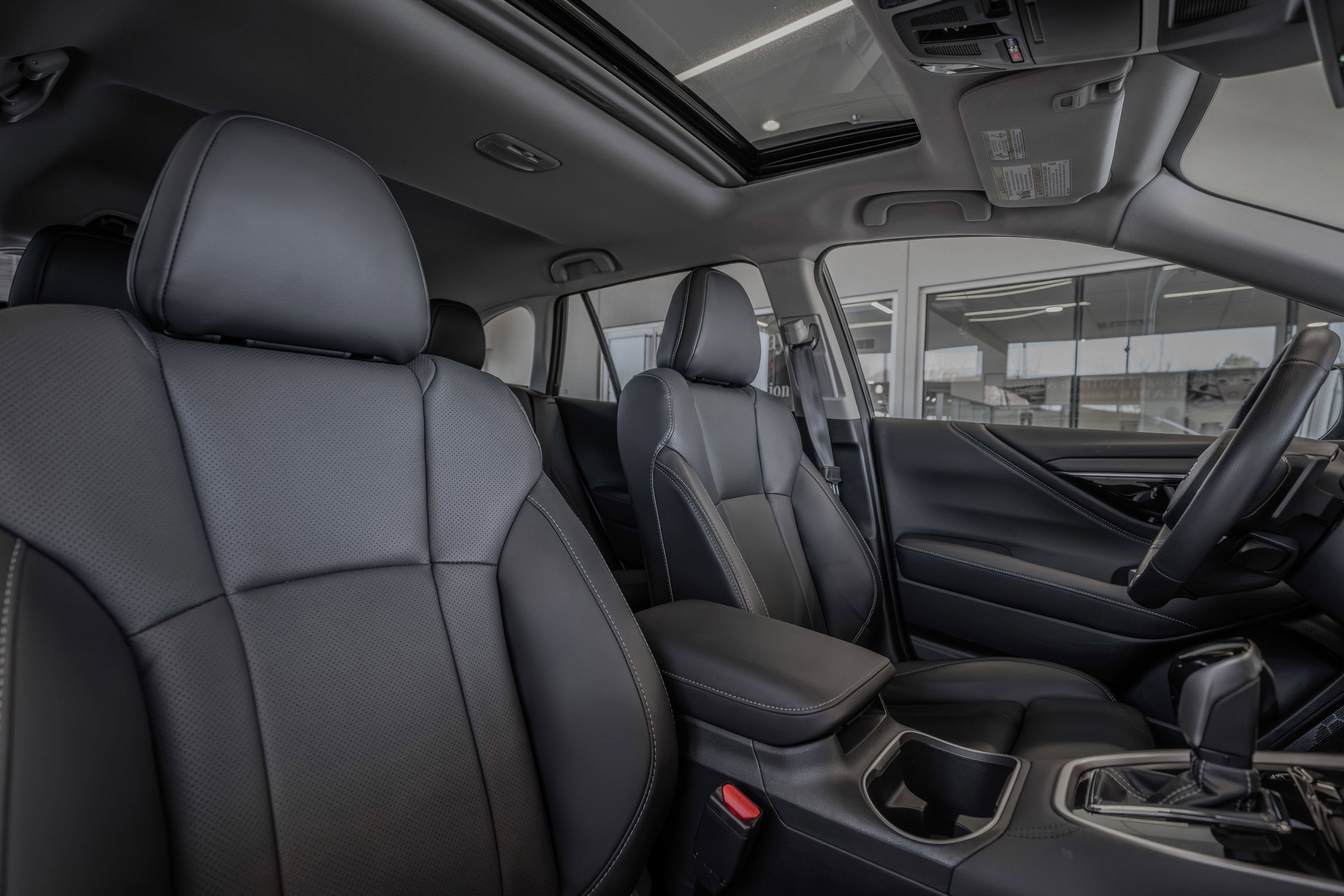 Used 2025 Subaru Outback Limited image 32