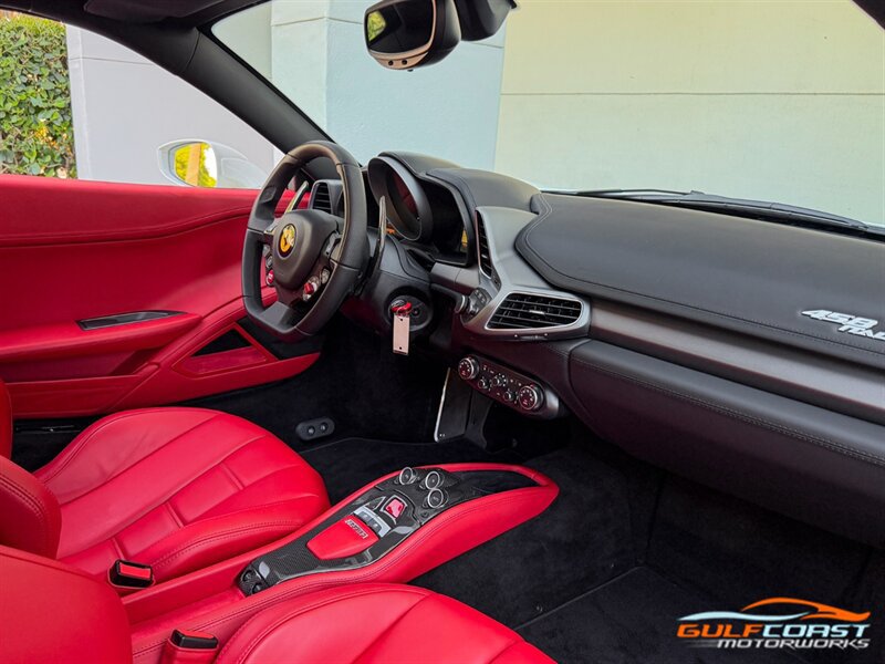Used 2014 Ferrari 458 Italia Coupe RWD image 32
