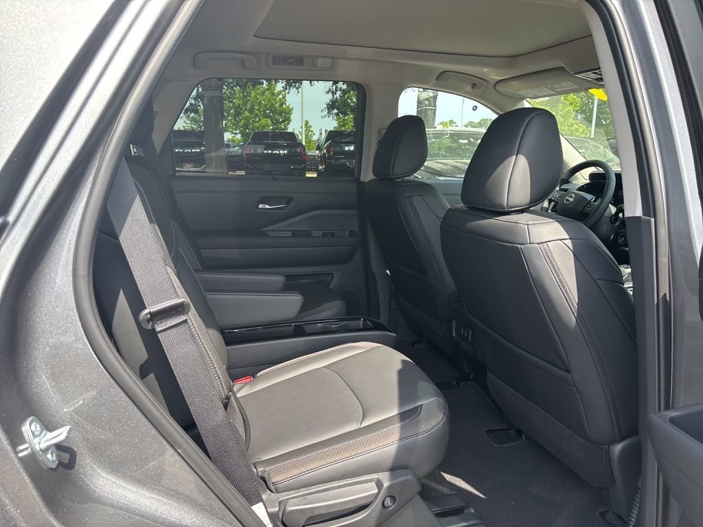 New 2026 Nissan Pathfinder SL w/ SL Premium Package FWD image 19