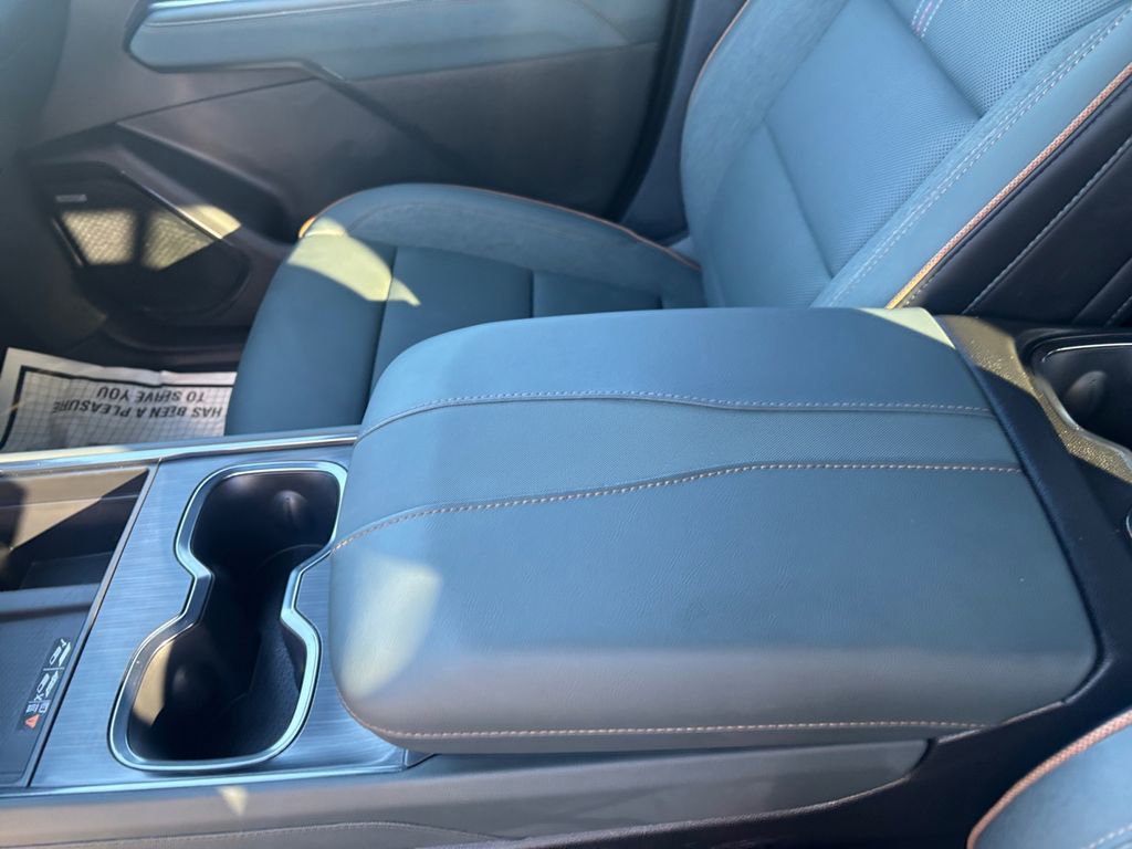 Used 2025 GMC Acadia AT4 w/ Super Cruise Package image 27