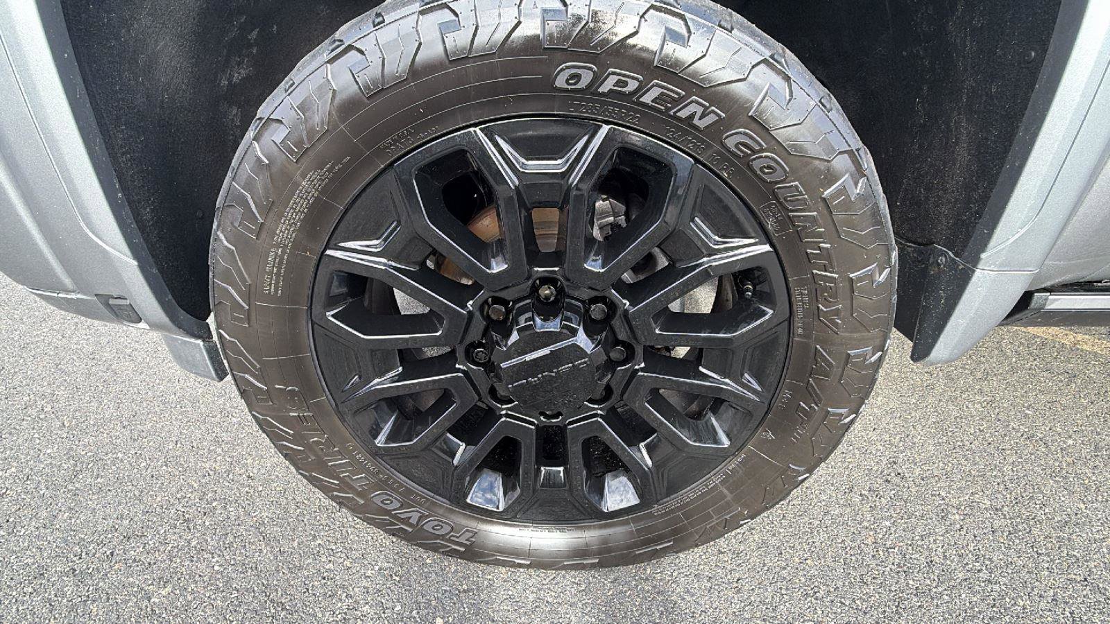 Used 2024 GMC Sierra 2500 Denali Ultimate w/ Snow Plow Prep/Camper Package image 9