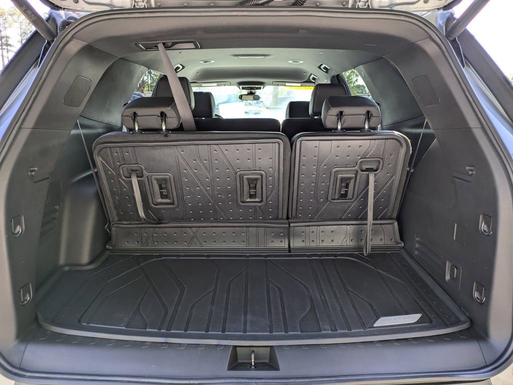 Used 2023 Chevrolet Traverse LT w/ LPO, Floor Liner Package AWD/4WD image 13