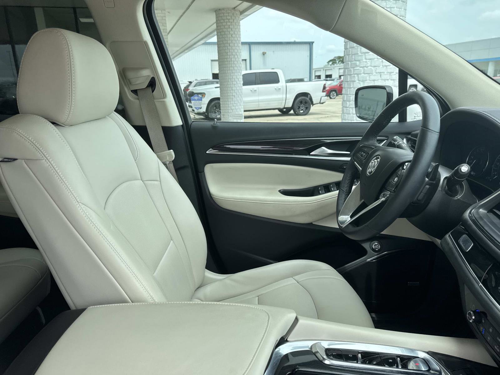 Used 2022 Buick Enclave Premium w/ Surround and Sites Package FWD image 10