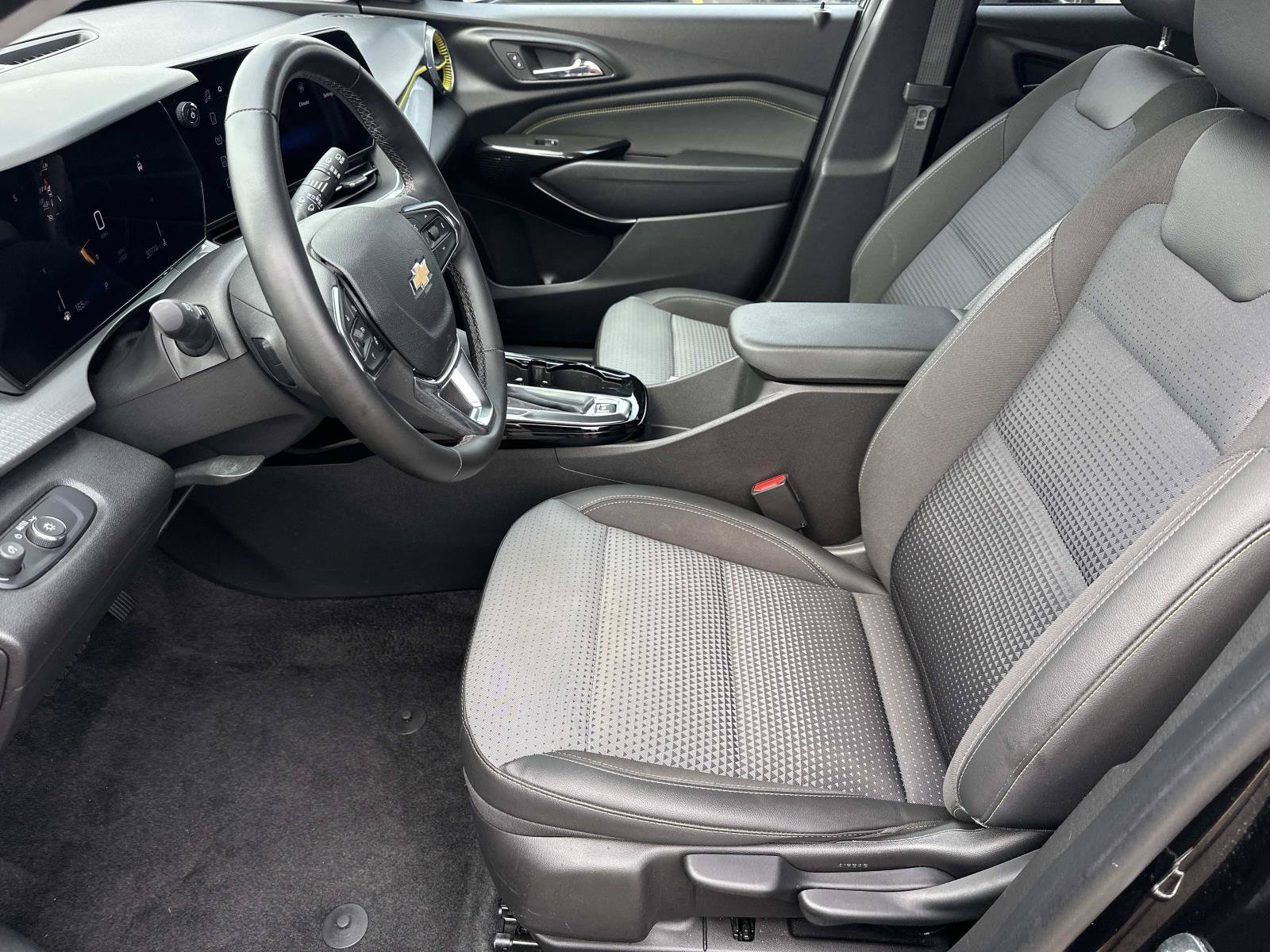 Certified 2024 Chevrolet Trax LT w/ Driver Confidence Package FWD image 18