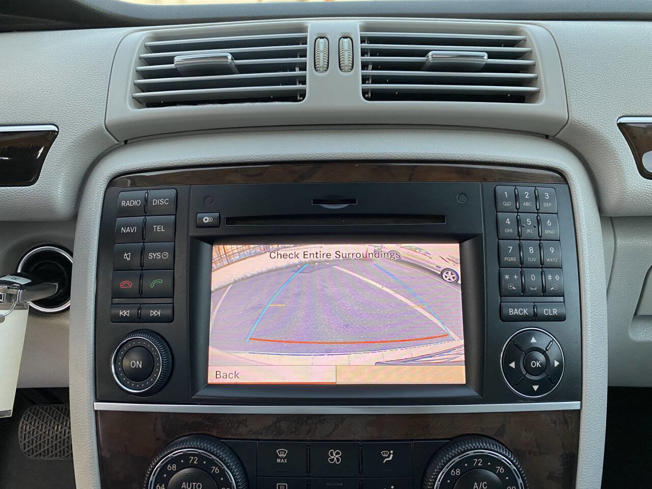 Used 2011 Mercedes-Benz R 350 4MATIC image 19