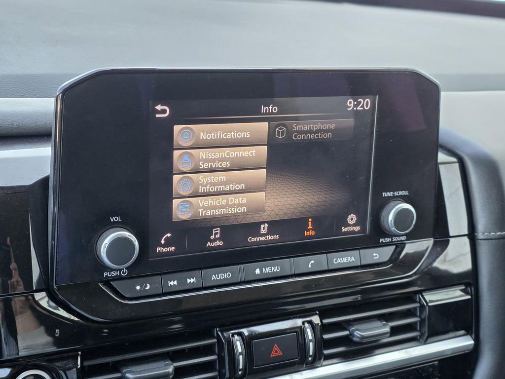Used 2024 Nissan Pathfinder SV image 16