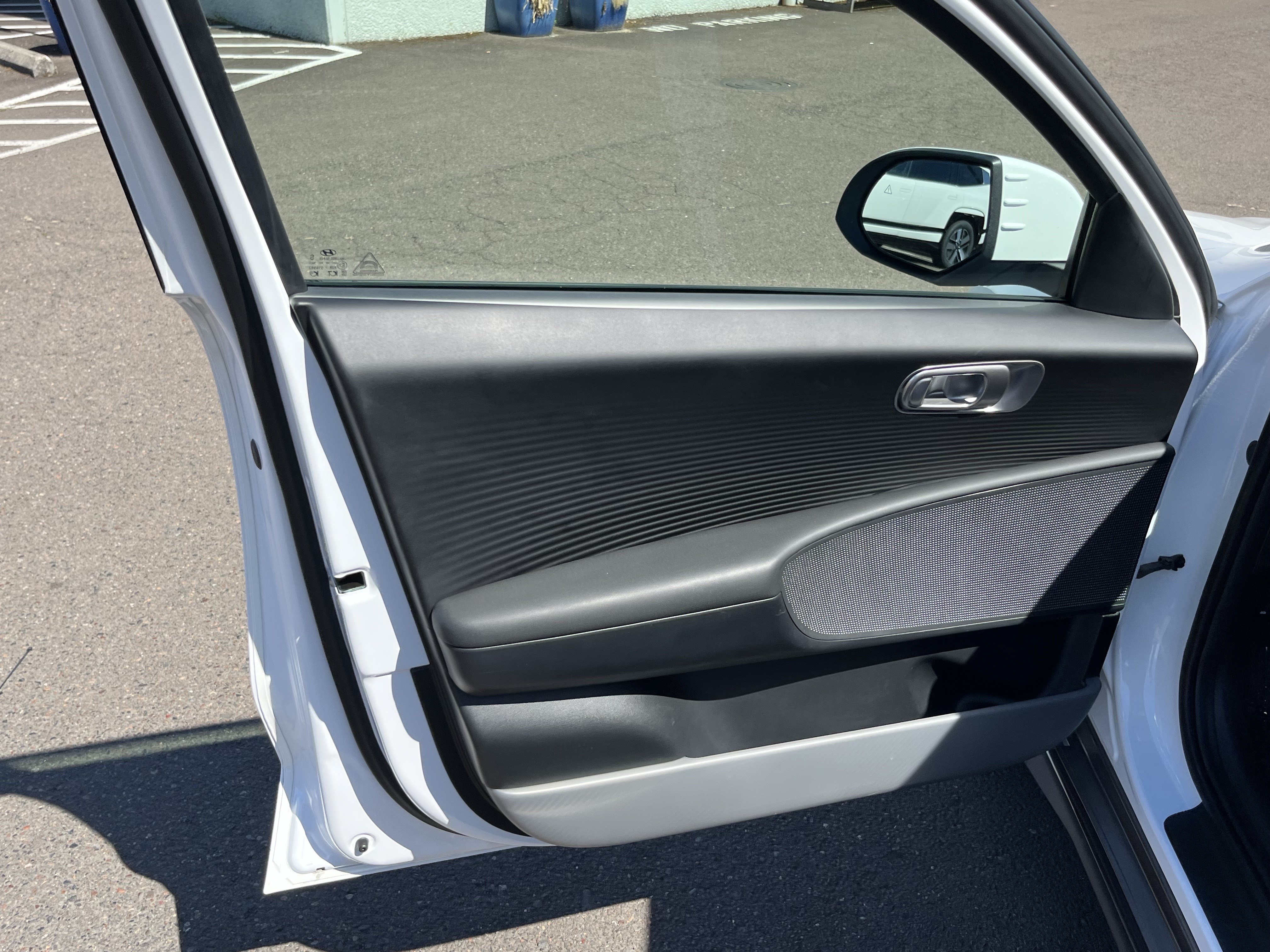 Certified 2025 Hyundai Ioniq 6 Limited RWD image 15