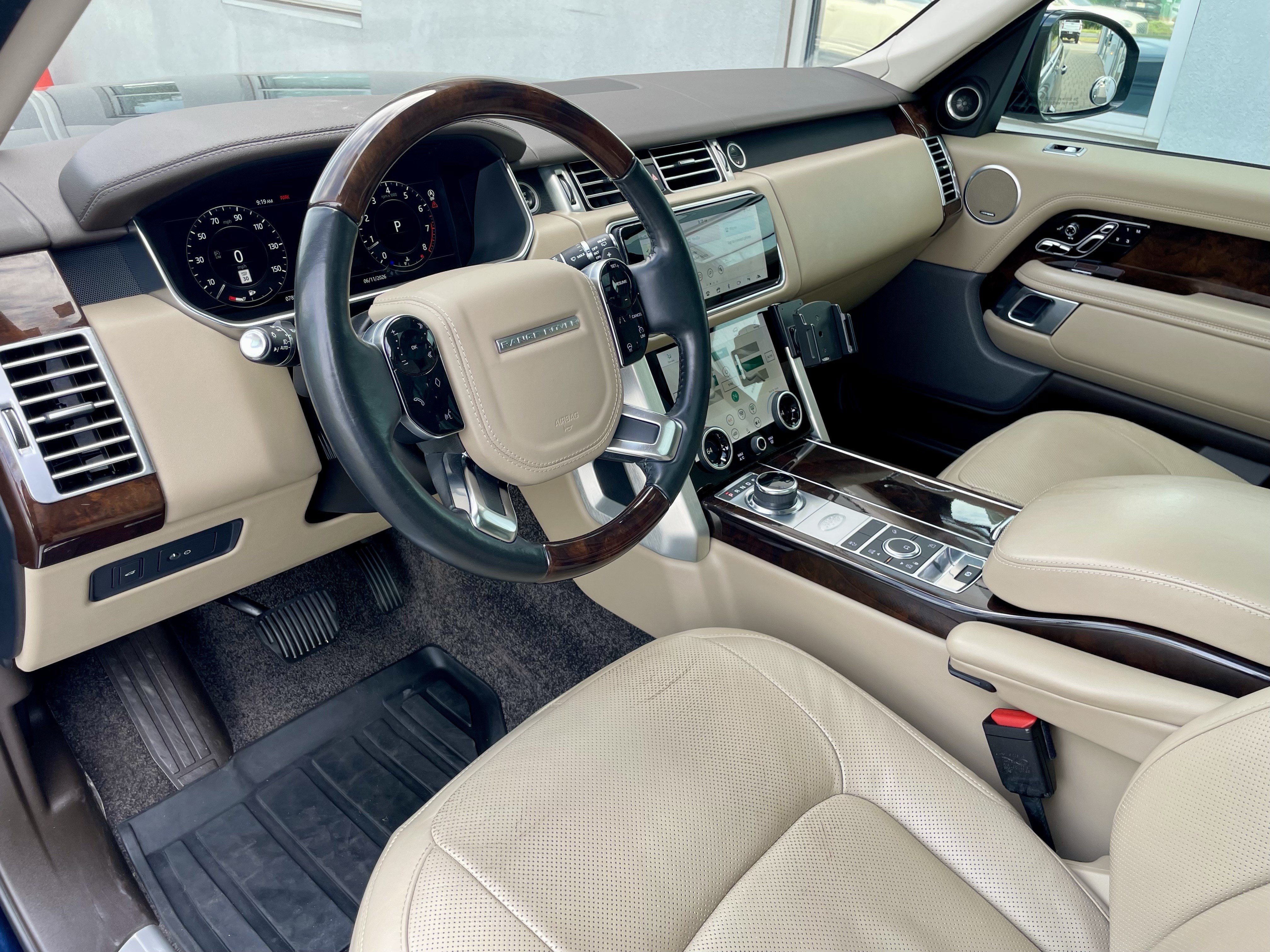 Used 2020 Land Rover Range Rover HSE AWD/4WD image 13
