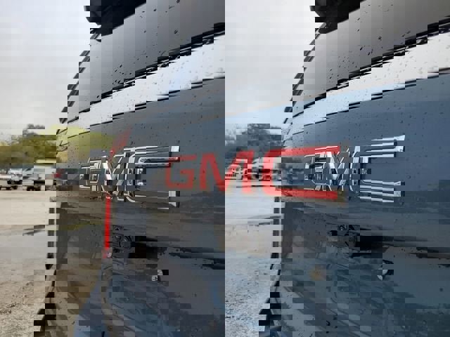 New 2026 GMC Yukon XL Elevation w/ Elevation Premium Package AWD/4WD image 7