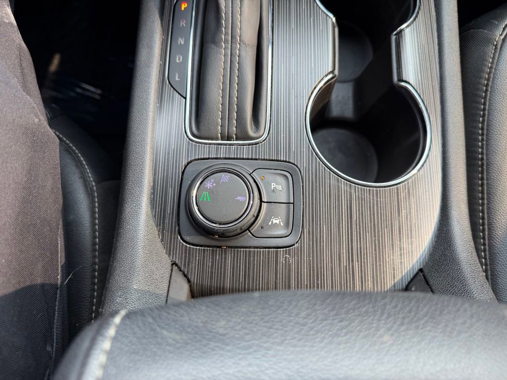 Used 2018 GMC Acadia SLT w/ LPO, Floor Liner Package image 32