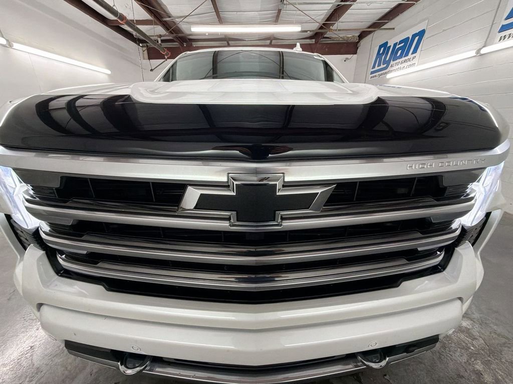 Certified 2024 Chevrolet Silverado 1500 High Country w/ Technology Package image 32