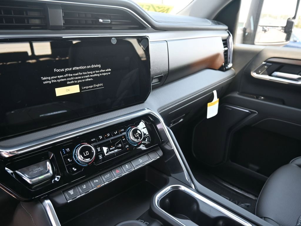 New 2026 GMC Sierra 3500 Denali w/ Denali Reserve Package image 24