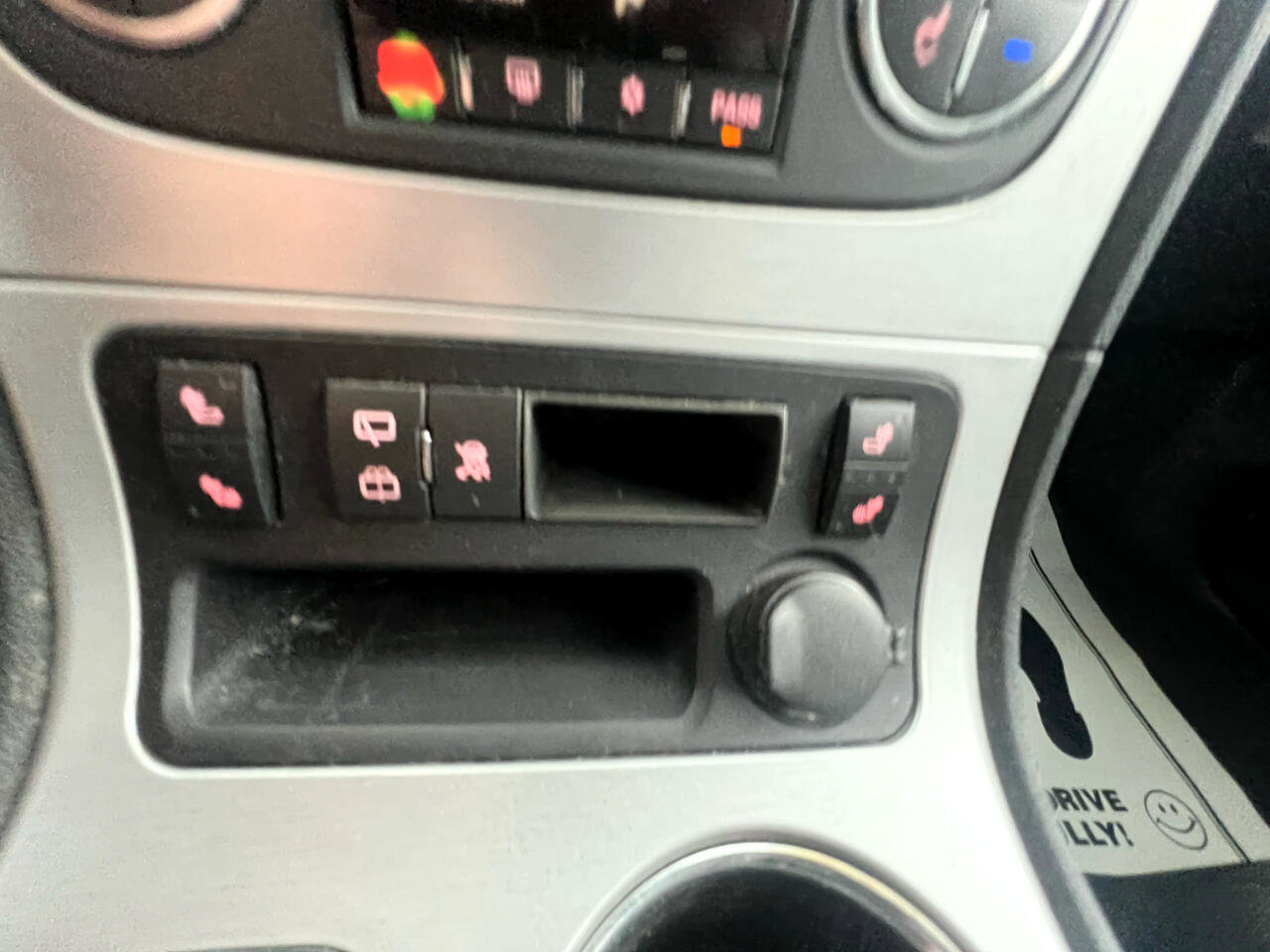 Used 2011 GMC Acadia SLE image 27