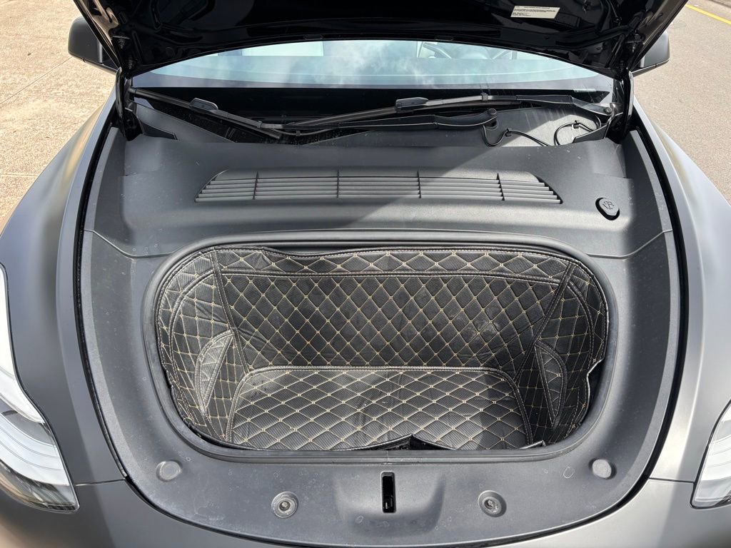 Used 2022 Tesla Model Y Long Range image 20