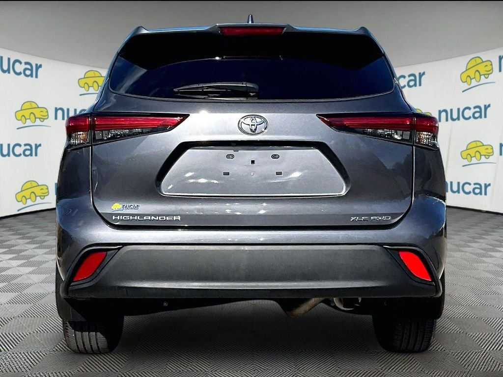 Used 2023 Toyota Highlander XLE AWD/4WD image 5