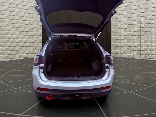 Certified 2025 Jeep Compass Trailhawk w/ Trailhawk Elite Group image 33