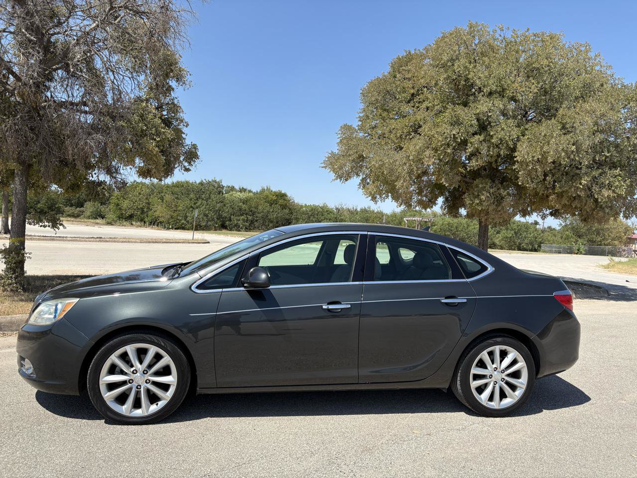 Used 2014 Buick Verano Convenience FWD image 4