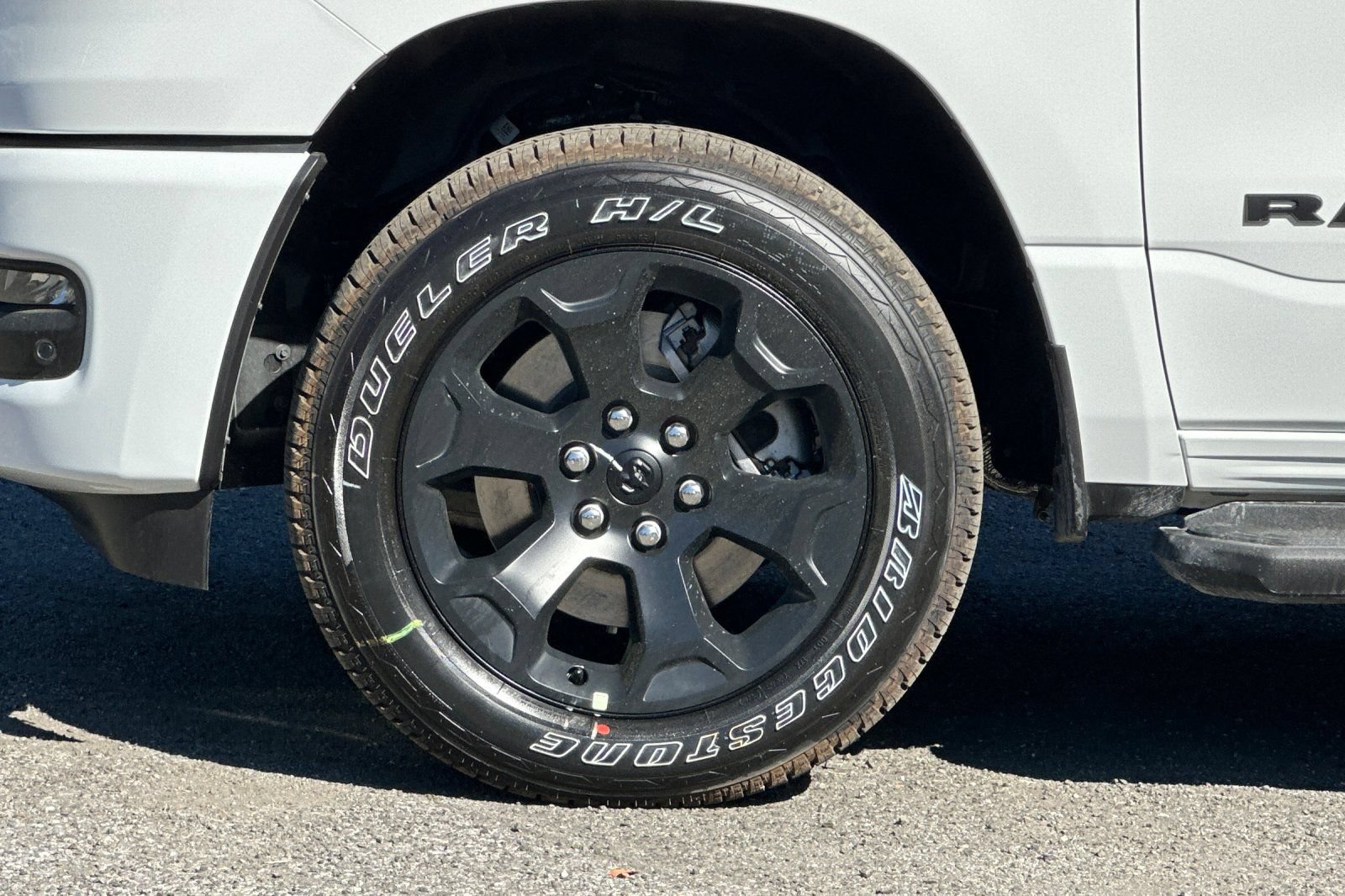 New 2026 RAM 1500 Express AWD/4WD image 23