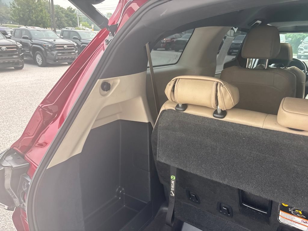 Used 2021 Toyota Sienna XLE FWD image 6
