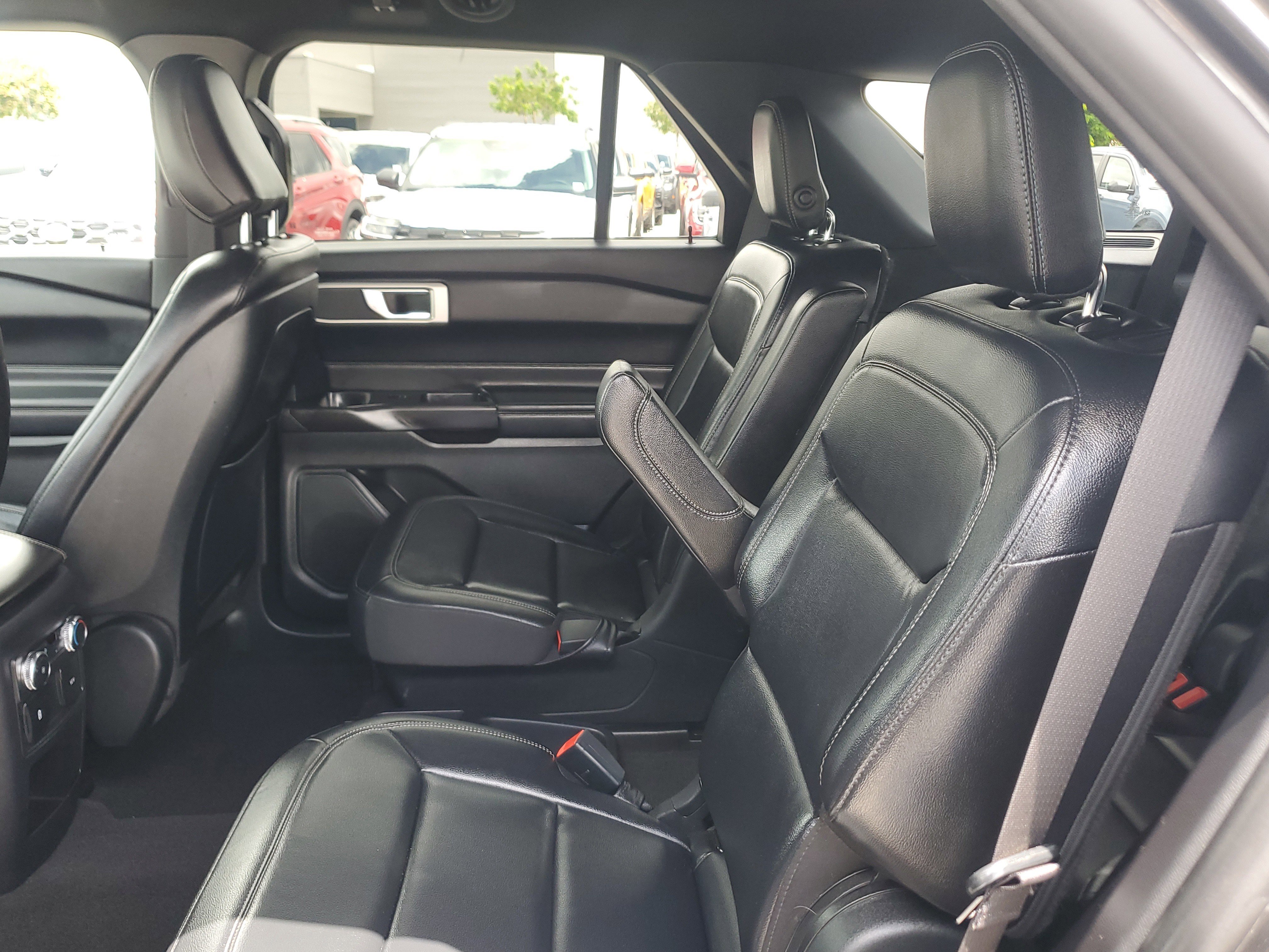 Used 2020 Ford Explorer XLT w/ Equipment Group 202A image 21