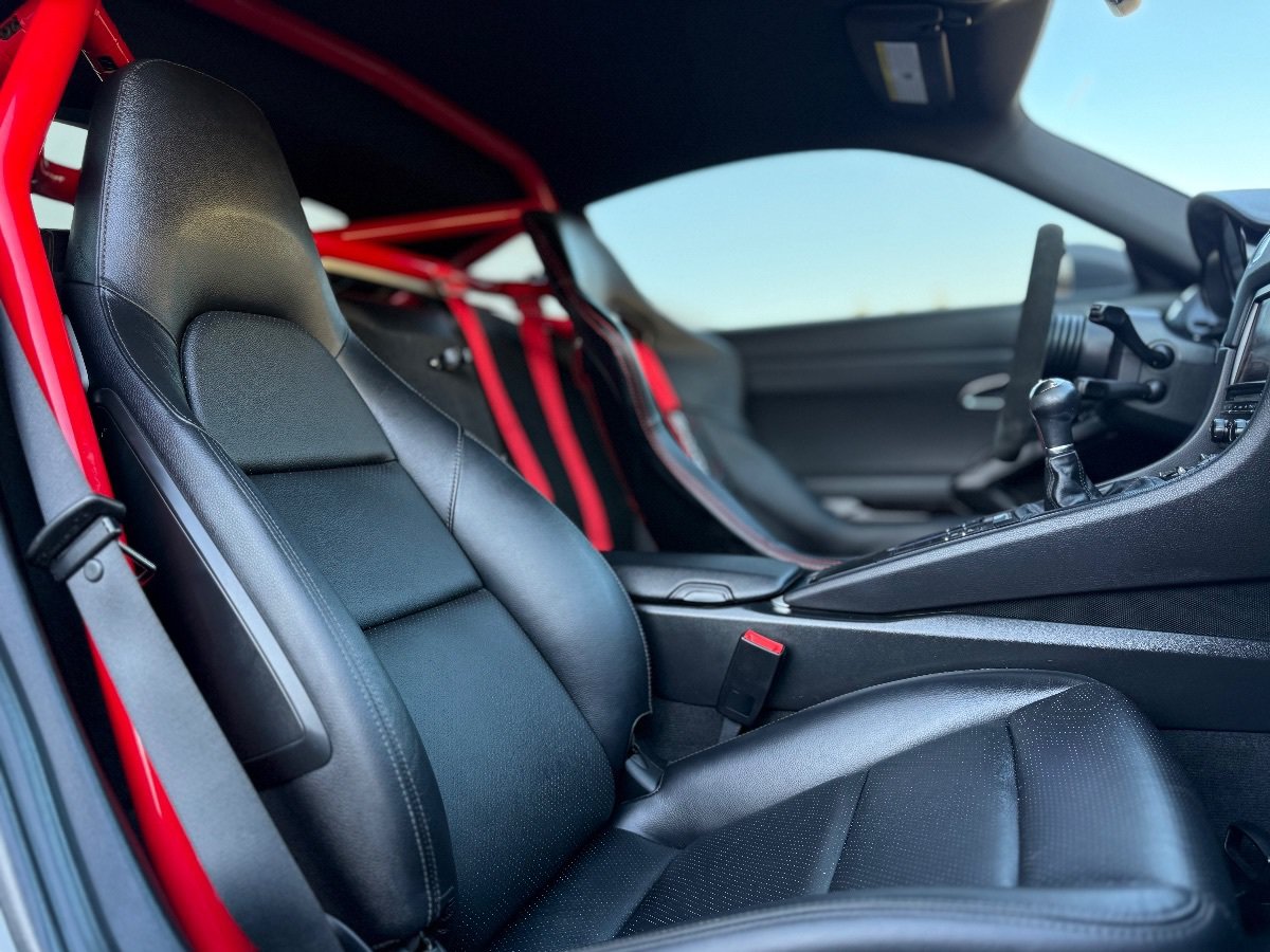 Used 2015 Porsche Cayman RWD image 16