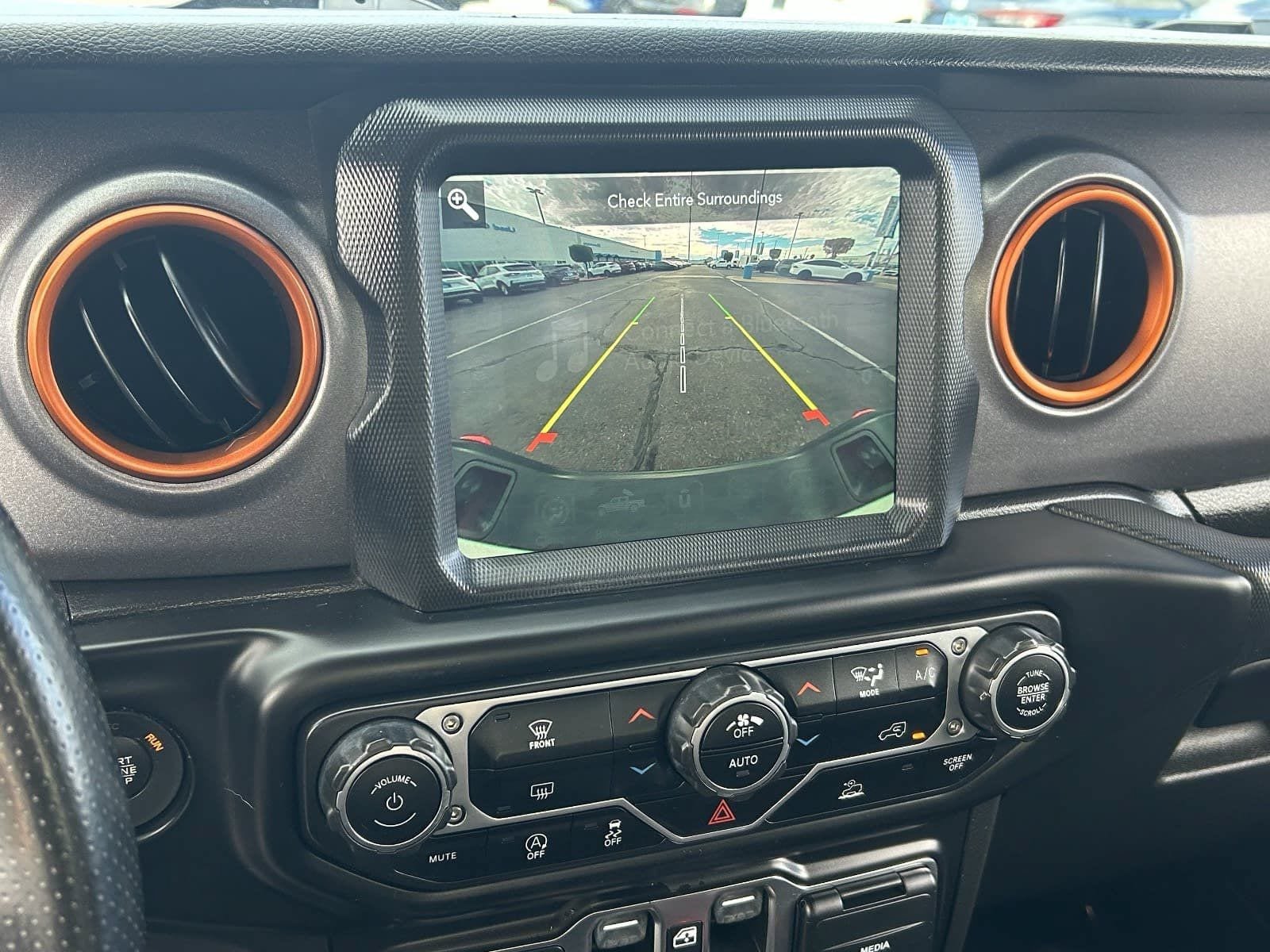 Used 2021 Jeep Gladiator Mojave AWD/4WD image 32
