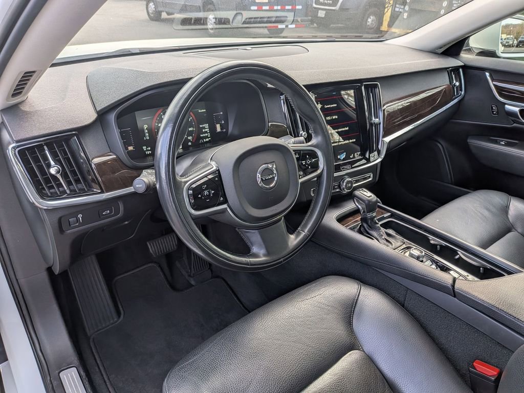 Used 2018 Volvo S90 T5 Momentum image 12